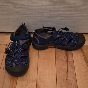 Keen Men's Size 6 Blue Outdoor Sandals